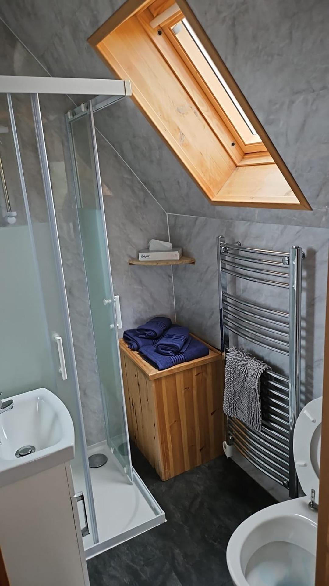 North Uist Lodges Tigharry Room photo
