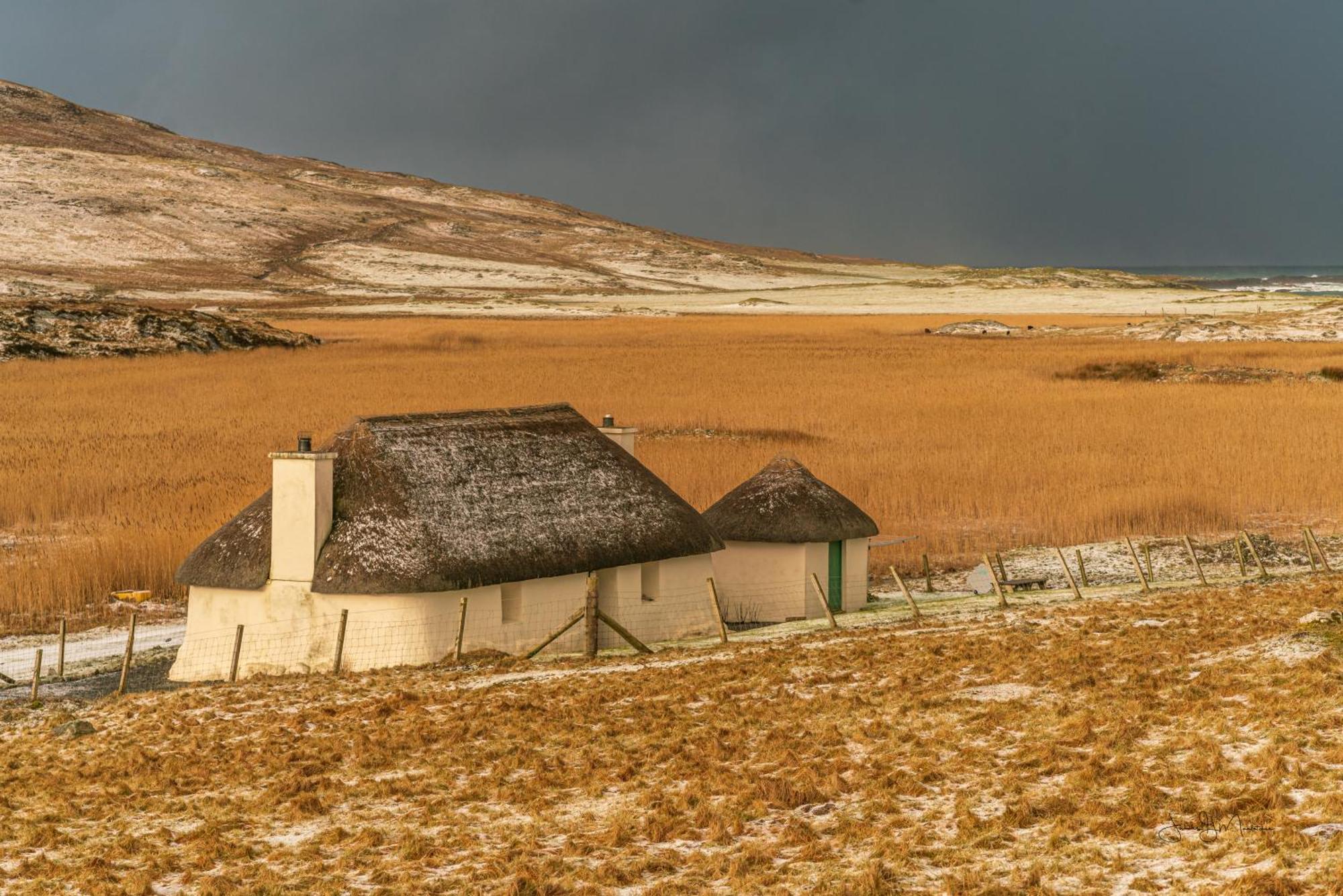 North Uist Lodges Tigharry Exterior photo